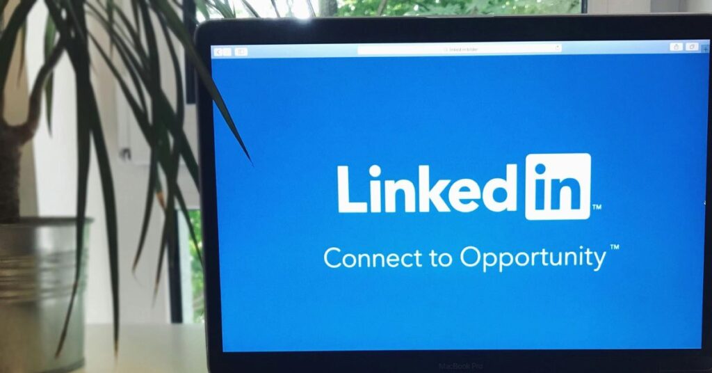LinkedIn Top Voices India (Jan 2026): Why AI Builders & Tech Founders Are the New Super-Influencers?