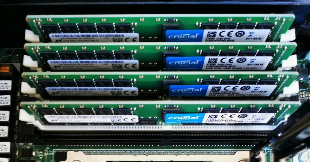 Best DeepSeek model for 
your laptop RAM 8GB 16GB 32GB 
MacBook guide 2026